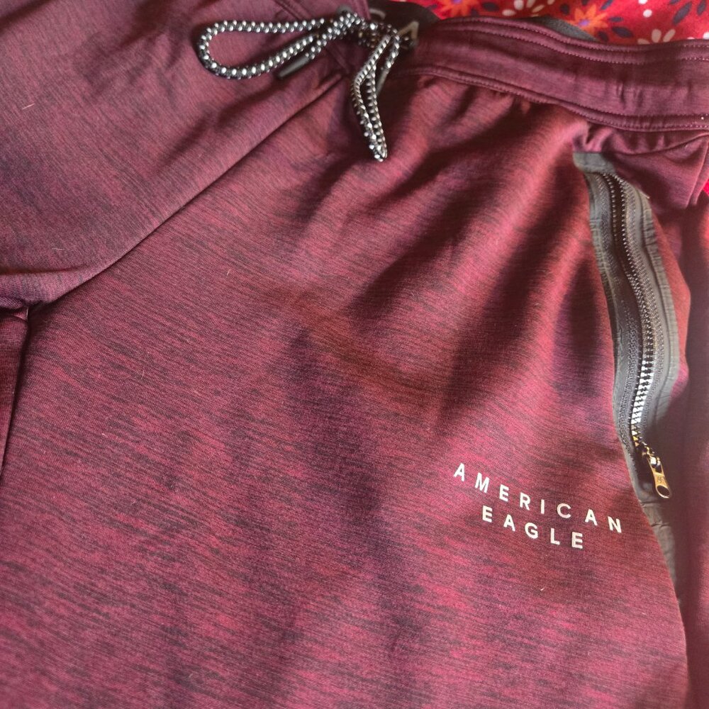 AE Men's Joggers